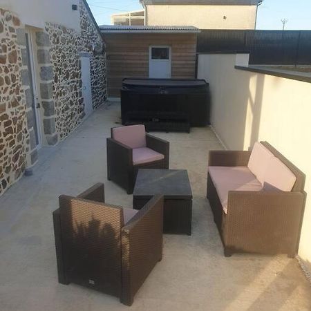 Gite Atypique Avec Jacuzzi Hillion Exterior foto
