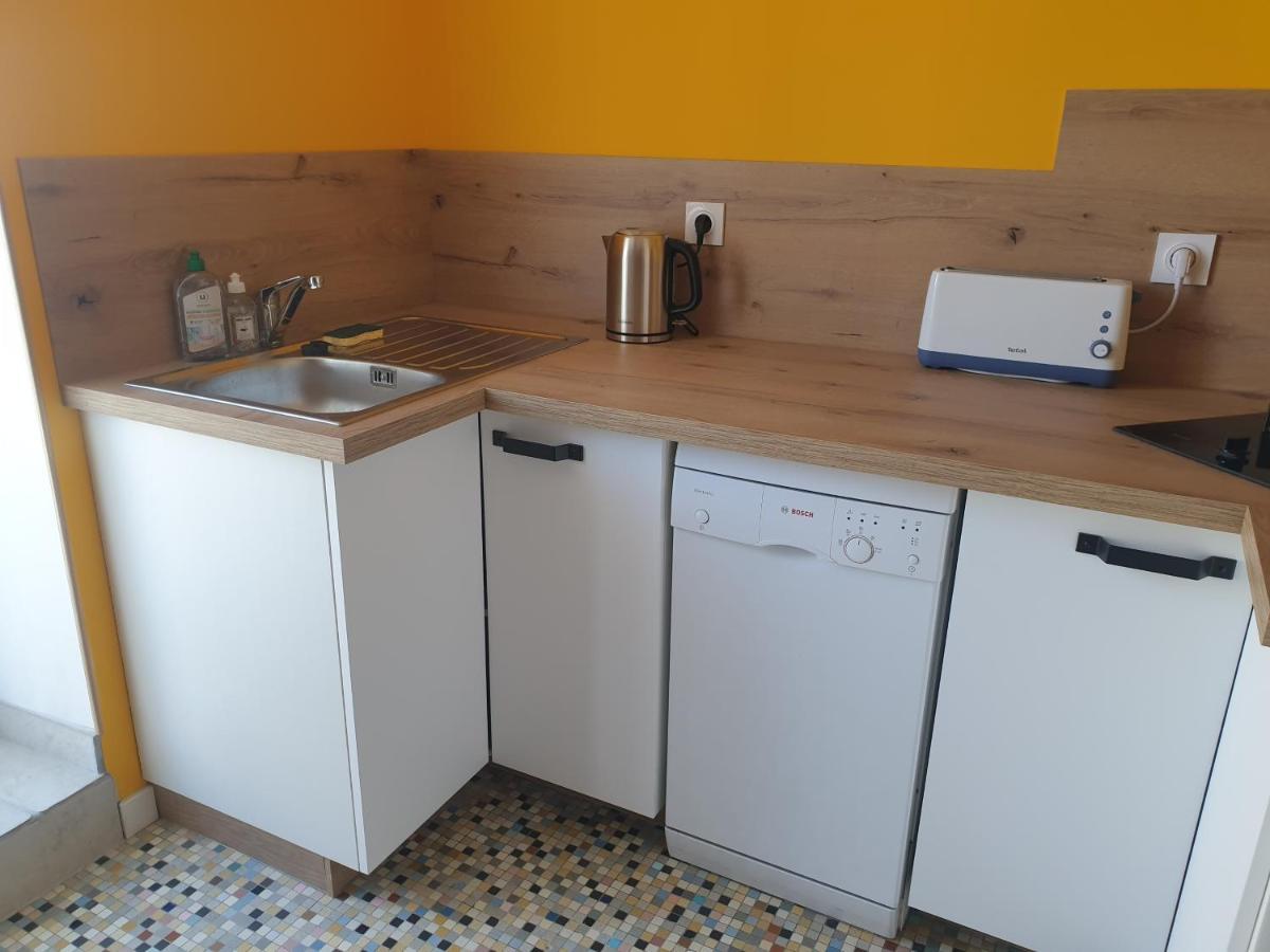 Gite Atypique Avec Jacuzzi Hillion Exterior foto